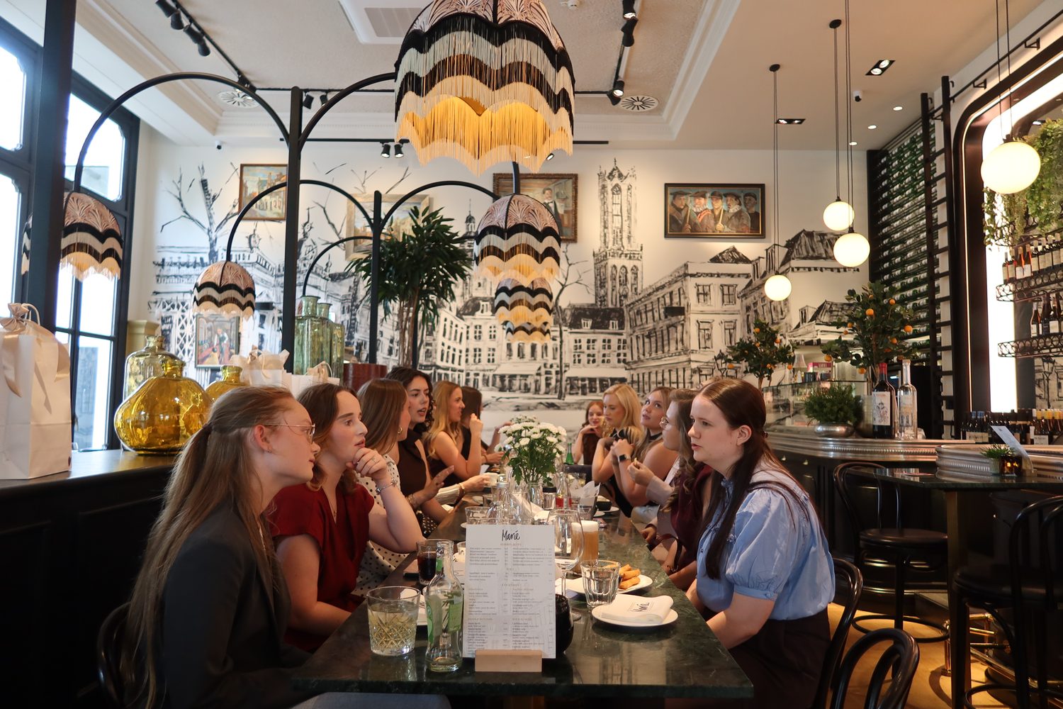 LikeMinded leden aan tafel